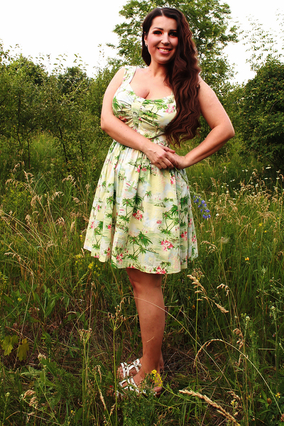 Lovely Anna, 42 y.o. from Stockholm, Sweden with Dark-brown hair — VeronikaLove