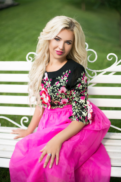 Graceful Charm: Elena, 44 y.o. from Kharkiv, Ukraine — VeronikaLove