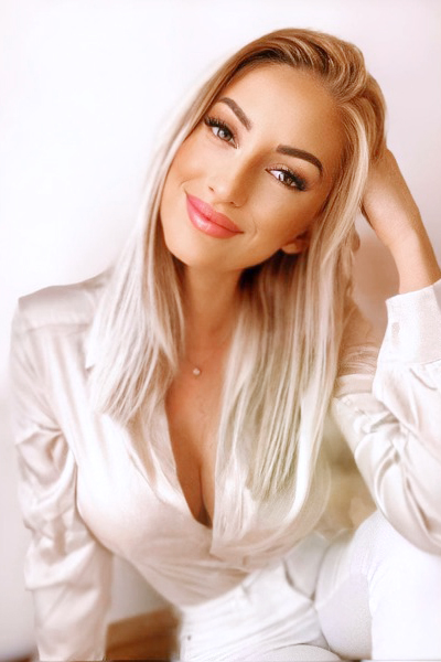 Radiant Beauty: Marta, 39 y.o. from Dnipro, Ukraine — VeronikaLove