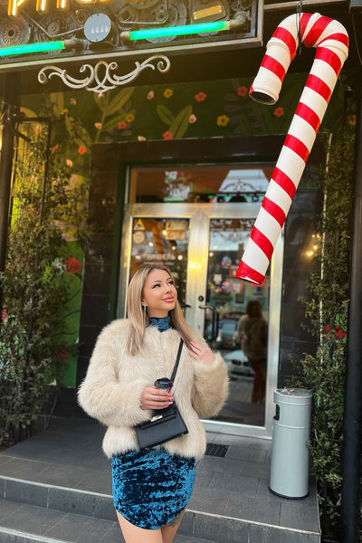 Captivating Elegance: Veronika, 24 y.o. from Mykolaiv, Ukraine — VeronikaLove