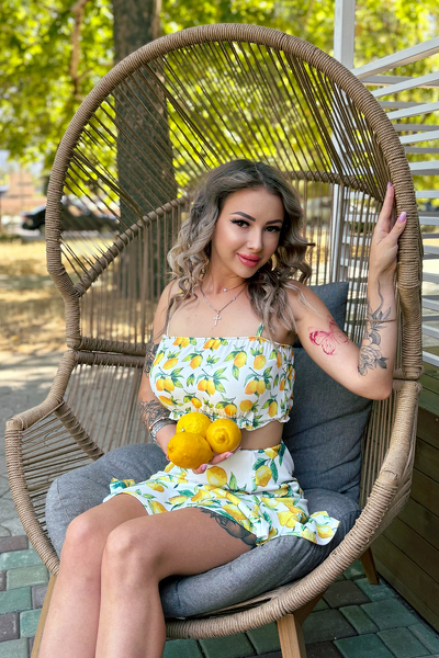 Captivating Elegance: Veronika, 24 y.o. from Mykolaiv, Ukraine — VeronikaLove