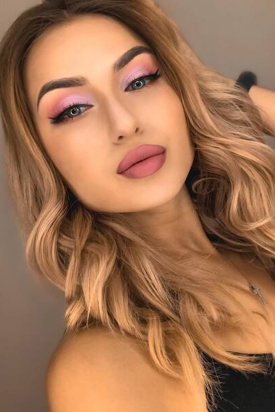 Ethereal Elegance: Alina, 25 y.o. from Kyiv, Ukraine — VeronikaLove