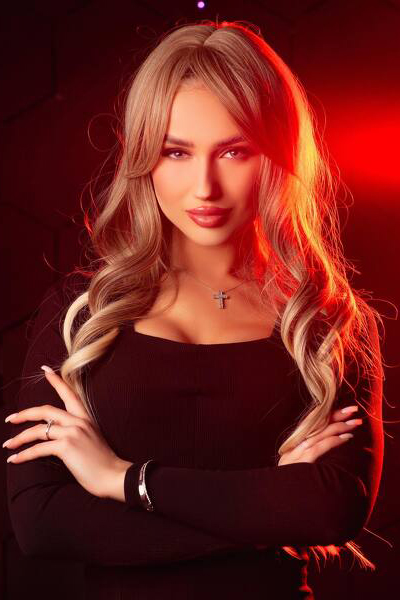 Ethereal Elegance: Alina, 24 y.o. from Kyiv, Ukraine — VeronikaLove