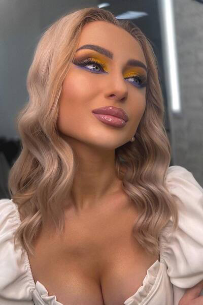 Ethereal Elegance: Alina, 24 y.o. from Kyiv, Ukraine — VeronikaLove