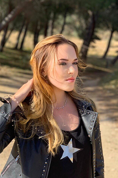 Radiant Jacqueline, 26 y.o. from Kharkiv, Ukraine with Chestnut hair — VeronikaLove