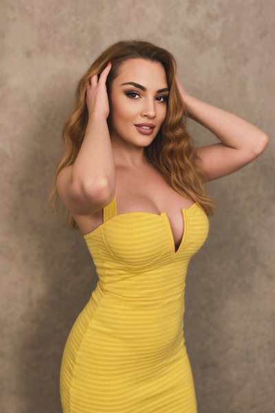 Dazzling Aura: Julia, 33 y.o. from Mykolaiv, Ukraine — VeronikaLove