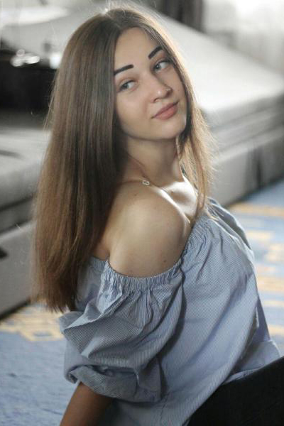 Vibrant Julia, 23 y.o. from Dnipro, Ukraine with Brown hair — VeronikaLove