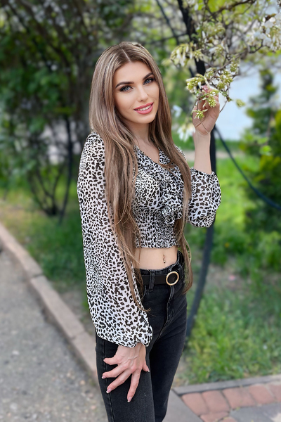 Mystical Enchantment: Olga, 34 y.o. from Mykolaiv, Ukraine — VeronikaLove