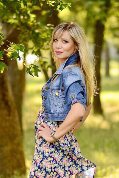 Graceful Radiance: Anna, 51 y.o. from Kyiv, Ukraine — VeronikaLove