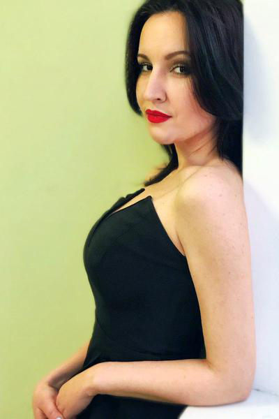 Captivating Aleksandra, 41 y.o. from Kropyvnytskyi, Ukraine with Black hair — VeronikaLove