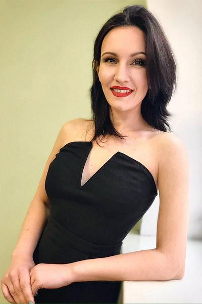 Captivating Aleksandra, 41 y.o. from Kropyvnytskyi, Ukraine with Black hair — VeronikaLove