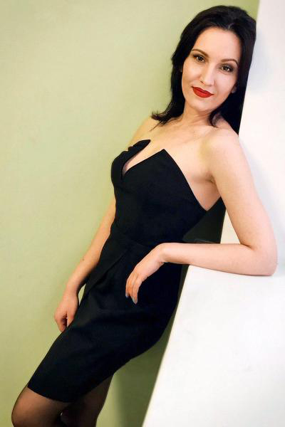 Captivating Aleksandra, 41 y.o. from Kropyvnytskyi, Ukraine with Black hair — VeronikaLove