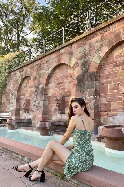 Magnetic Allure: Anna, 24 y.o. from Zaporizhzhia, Ukraine — VeronikaLove