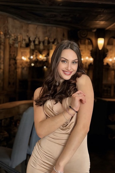 Magnetic Allure: Anna, 24 y.o. from Zaporizhzhia, Ukraine — VeronikaLove