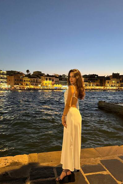 Magnetic Allure: Anna, 24 y.o. from Zaporizhzhia, Ukraine — VeronikaLove