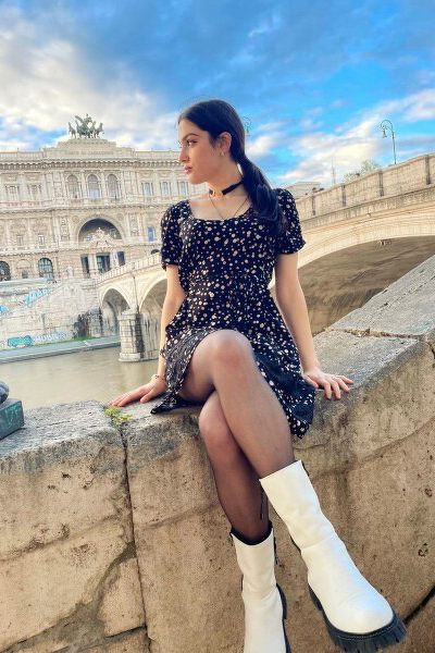 Magnetic Allure: Anna, 24 y.o. from Zaporizhzhia, Ukraine — VeronikaLove