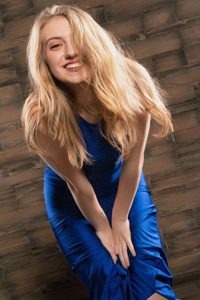 Dazzling Aleksandra, 23 y.o. from Kyiv region, Ukraine with Blonde hair — VeronikaLove