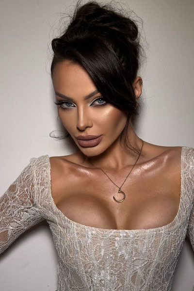 Graceful Allure: Elizaveta, 27 y.o. from Krakow, Poland — VeronikaLove