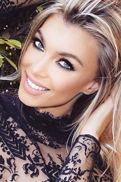 Magnetic Allure: Anna, 39 y.o. from California, United States — VeronikaLove