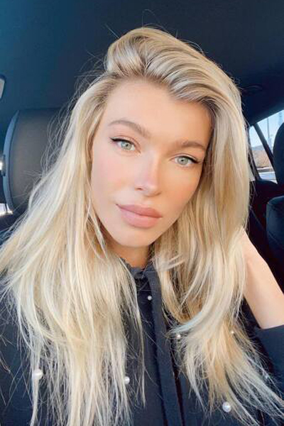 Magnetic Allure: Anna, 39 y.o. from California, United States — VeronikaLove