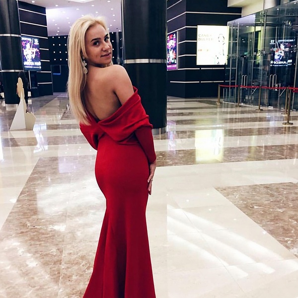 Mystical Allure: Julia, 33 y.o. from Cologne, Germany — VeronikaLove