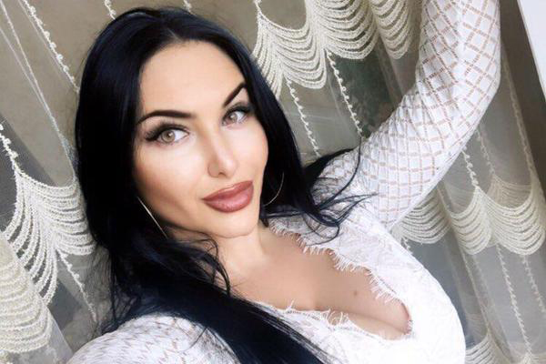 Graceful Victoriya, 31 y.o. from Kyiv, Ukraine with Black hair — VeronikaLove