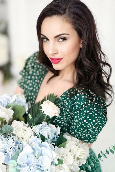 Graceful Victoriya, 31 y.o. from Kyiv, Ukraine with Black hair — VeronikaLove