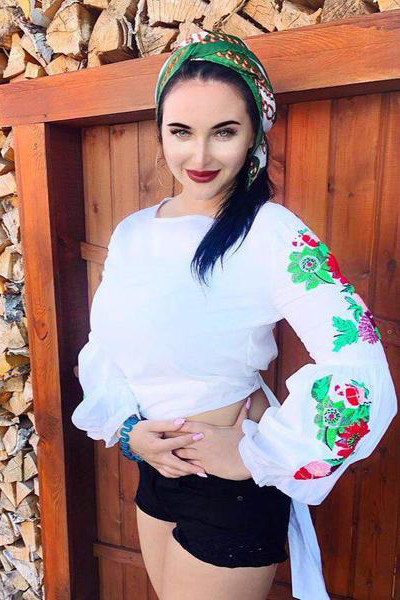 Graceful Victoriya, 31 y.o. from Kyiv, Ukraine with Black hair — VeronikaLove