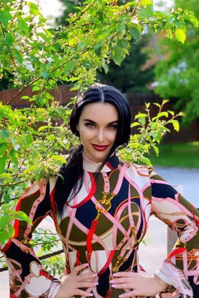 Graceful Victoriya, 31 y.o. from Kyiv, Ukraine with Black hair — VeronikaLove