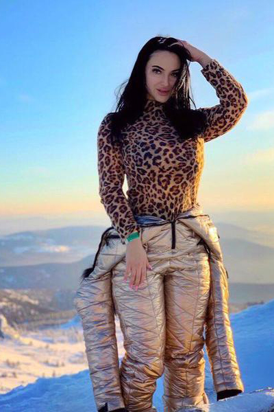 Graceful Victoriya, 31 y.o. from Kyiv, Ukraine with Black hair — VeronikaLove