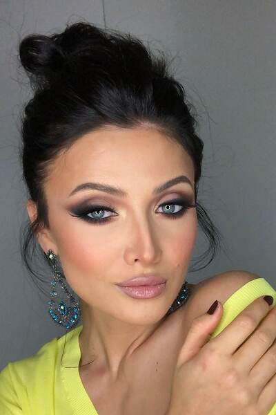 Captivating Elegance: Daniela, 34 y.o. from Padua, Italy — VeronikaLove