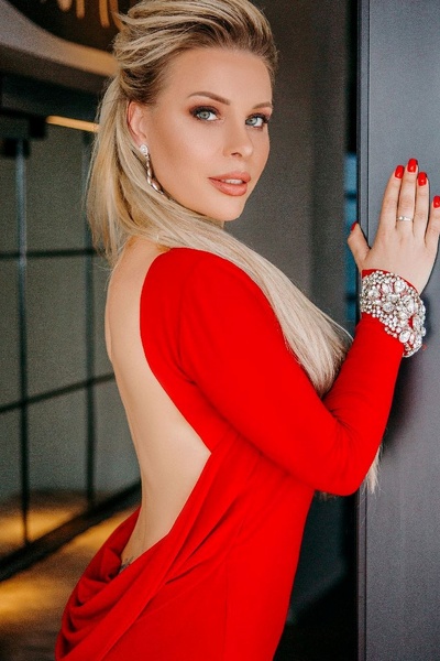 Enchanting Gaze: Irina, 45 y.o. from Kyiv, Ukraine — VeronikaLove