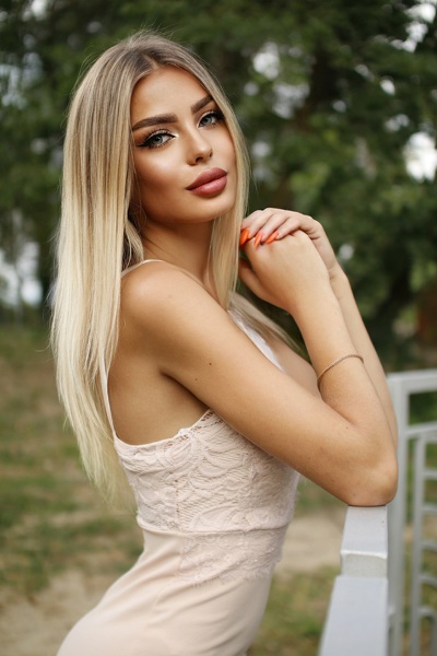 Dazzling Elizaveta, 22 y.o. from Cherkasy, Ukraine with Blonde hair — VeronikaLove