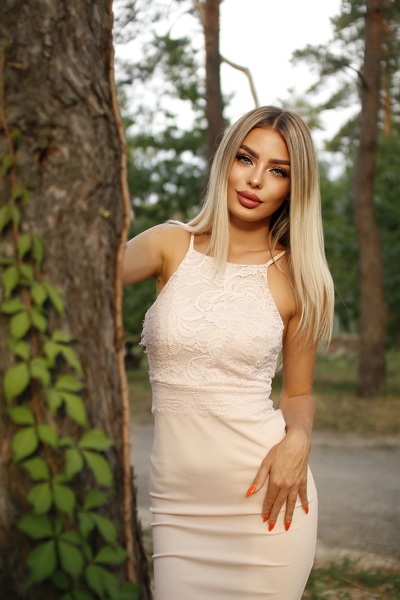 Dazzling Elizaveta, 22 y.o. from Cherkasy, Ukraine with Blonde hair — VeronikaLove