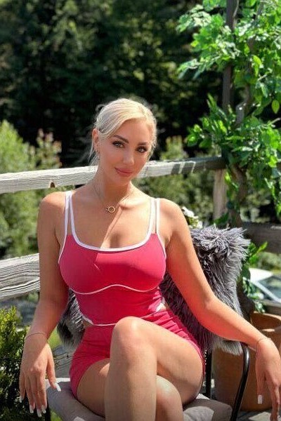Vivacious Irina, 46 y.o. from Lviv, Ukraine with Blonde hair — VeronikaLove
