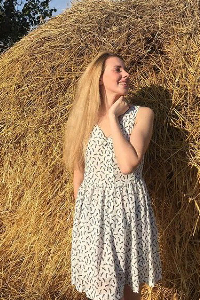 Graceful Charm: Angelika, 30 y.o. from Vinnytsia, Ukraine — VeronikaLove