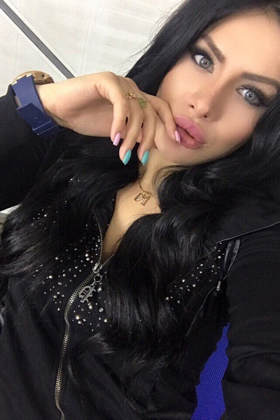 Enchanting Victoriya, 29 y.o. from Kharkiv, Ukraine with Black hair — VeronikaLove