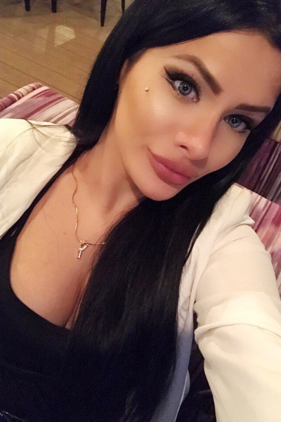 Enchanting Victoriya, 29 y.o. from Kharkiv, Ukraine with Black hair — VeronikaLove