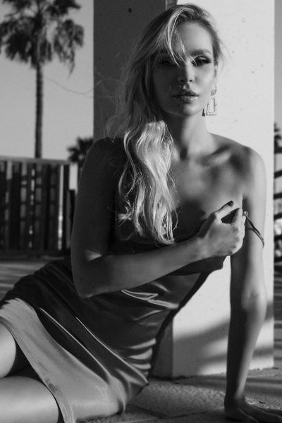 Elegant Vlada, 38 y.o. from Barcelona, Spain with Blonde hair — VeronikaLove