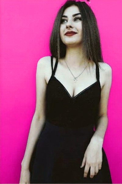 Captivating Aura: Amina, 24 y.o. from London, United Kingdom — VeronikaLove