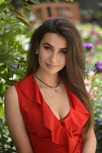 Captivating Aura: Amina, 22 y.o. from Kharkiv, Ukraine — VeronikaLove