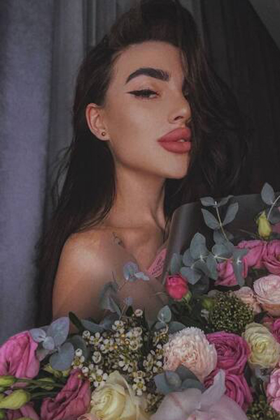 Captivating Beauty: Namina, 25 y.o. from Kyiv region, Ukraine — VeronikaLove
