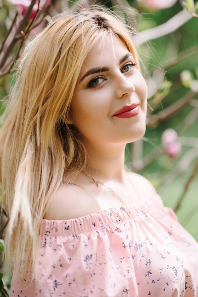 Graceful Presence: Maria, 25 y.o. from Uman, Ukraine — VeronikaLove