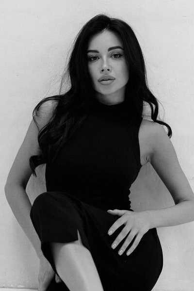 Timeless Beauty: Yuliia, 29 y.o. from Zaporizhzhia, Ukraine — VeronikaLove