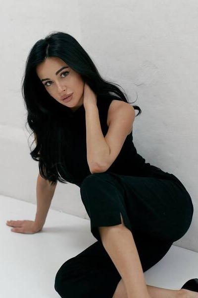 Timeless Beauty: Yuliia, 29 y.o. from Zaporizhzhia, Ukraine — VeronikaLove