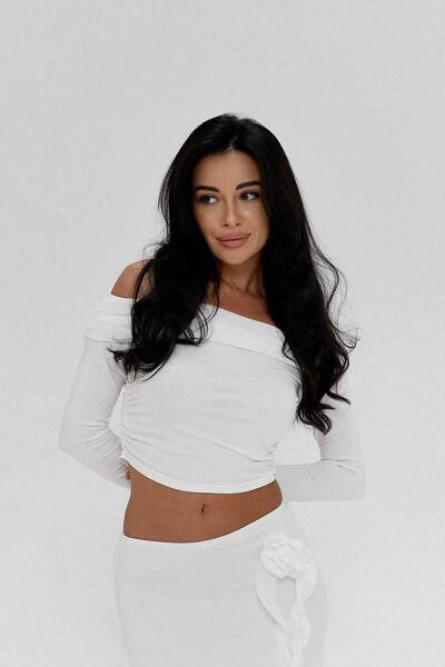 Timeless Beauty: Yuliia, 29 y.o. from Zaporizhzhia, Ukraine — VeronikaLove