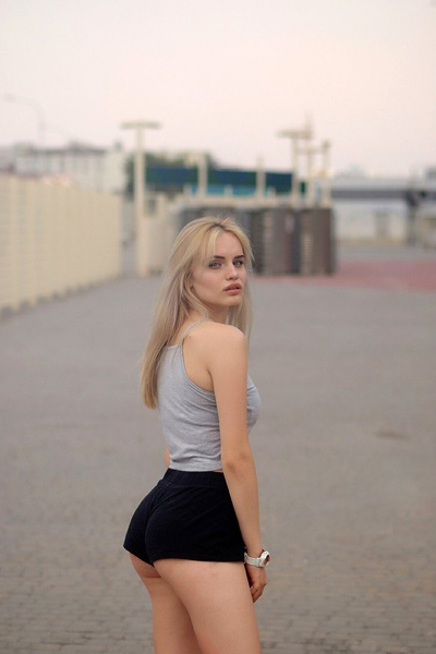 Divine Radiance: Mariya, 26 y.o. from Kharkiv, Ukraine — VeronikaLove