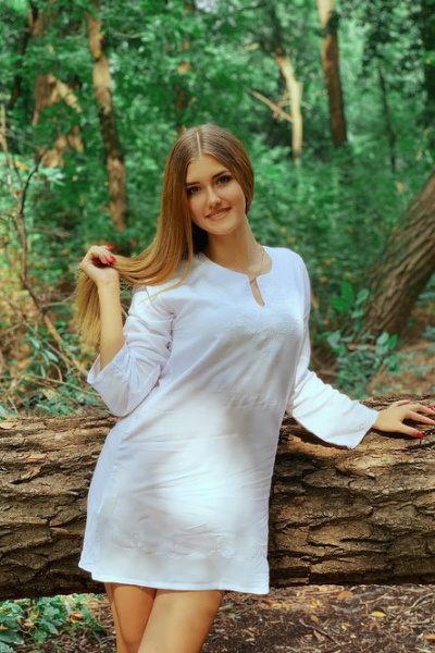 Magnetic Allure: Tatiana, 25 y.o. from Dnipro, Ukraine — VeronikaLove