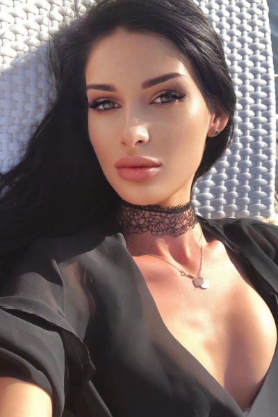 Dazzling Yana, 29 y.o. from Poltava, Ukraine with Black hair — VeronikaLove