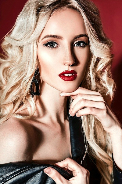 Lovely Veronika, 24 y.o. from Dnipro, Ukraine with Blonde hair — VeronikaLove